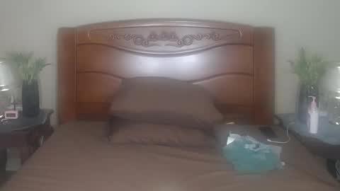 lulu_wild online show from November 7, 2025, 10:37 am