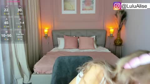 Alise online show from April 4, 2026, 1:19 pm