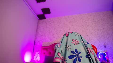 Luly online show from April 17, 2026, 4:15 am