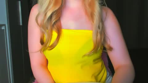 luna1vibe online show from May 1, 2026, 9:30 pm