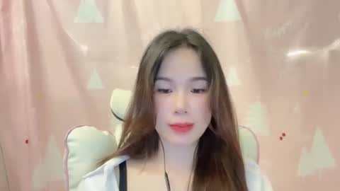 Snapshot of luna4739 chatting on May 27, 2026, 12:07 am Luna online show from May 27, 2026, 12:07 am