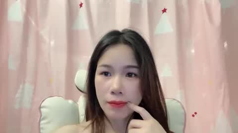 Snapshot of luna4739 chatting on May 27, 2026, 6:05 pm Luna online show from May 27, 2026, 6:05 pm