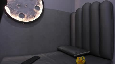 Luna online show from February 18, 2026, 12:01 pm