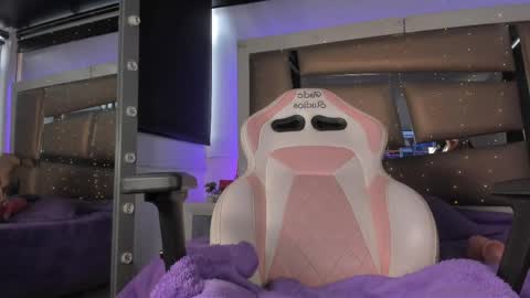 Snapshot of luna__scarlett chatting on April 18, 2026, 8:09 pm luna online show from April 18, 2026, 8:09 pm