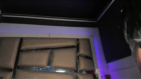 Snapshot of luna__scarlett chatting on April 24, 2026, 1:30 am luna online show from April 24, 2026, 1:30 am