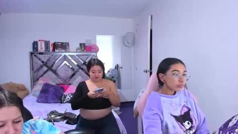 luna_analya online show from May 27, 2026, 1:57 am