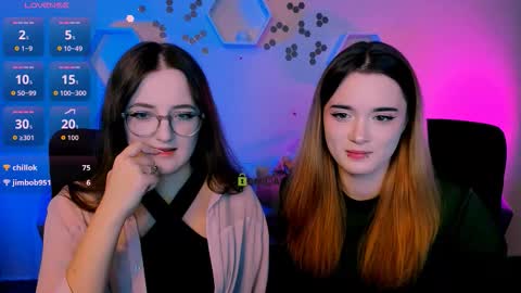 luna_berryy online show from November 28, 2025, 8:44 pm