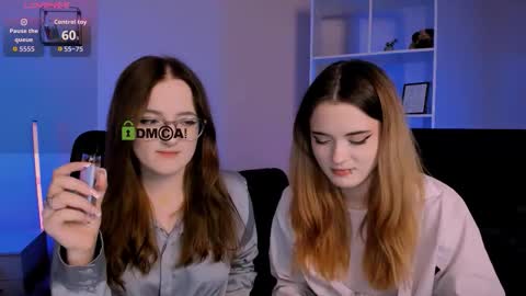 luna_berryy online show from December 5, 2025, 8:27 pm