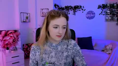 Snapshot of luna_berryy chatting on July 11, 2026, 6:43 pm luna_berryy online show from July 11, 2026, 6:43 pm