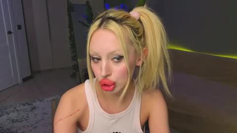 Snapshot of luna_beverly chatting on April 28, 2026, 8:14 pm luna_beverly online show from April 28, 2026, 8:14 pm