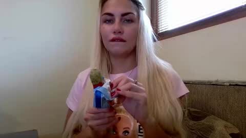 Snapshot of luna_blazer chatting on October 24, 2025, 11:50 am luna_blazer online show from October 24, 2025, 11:50 am