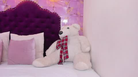 Snapshot of luna_bloomm_ chatting on July 1, 2026, 4:14 am Luna Bloom online show from July 1, 2026, 4:14 am