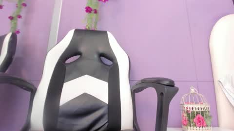 Snapshot of luna_bradley_ chatting on February 24, 2026, 12:25 pm luna_bradley_ online show from February 24, 2026, 12:25 pm