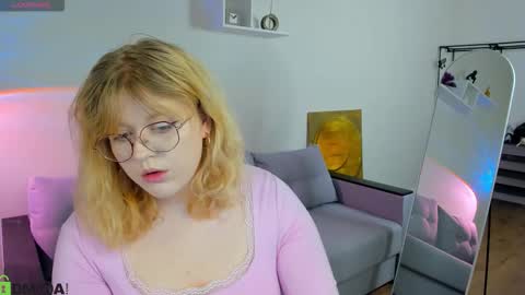 luna online show from February 10, 2026, 1:53 am