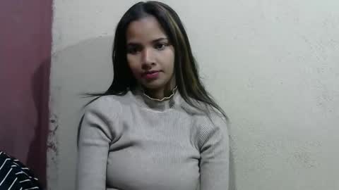 Snapshot of luna_cherry0 chatting on May 13, 2026, 4:21 am Laura online show from May 13, 2026, 4:21 am
