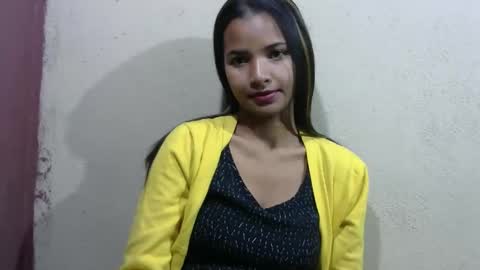 Snapshot of luna_cherry0 chatting on May 18, 2026, 4:18 am Laura online show from May 18, 2026, 4:18 am