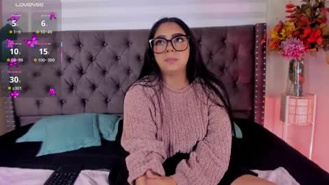 luna_cute14 online show from April 10, 2026, 8:57 pm