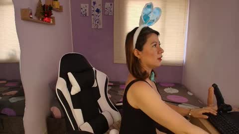 Snapshot of luna_desiree chatting on November 29, 2025, 9:51 pm luna_desiree online show from November 29, 2025, 9:51 pm