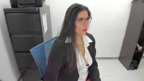 Snapshot of luna_dumont chatting on May 4, 2026, 11:17 am luna online show from May 4, 2026, 11:17 am