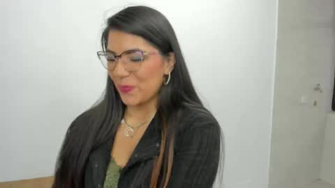 Snapshot of luna_dumont chatting on May 14, 2026, 11:06 am luna online show from May 14, 2026, 11:06 am