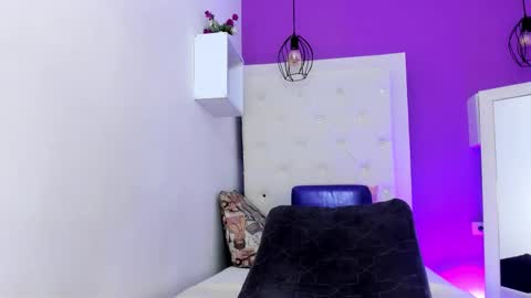 Luna online show from November 23, 2025, 11:43 am