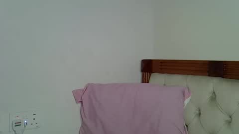 Snapshot of luna_empress chatting on December 5, 2025, 12:25 pm maskedmalkia online show from December 5, 2025, 12:25 pm