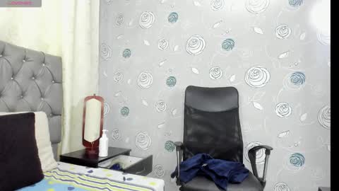 Luna Eva online show from November 6, 2025, 2:07 pm