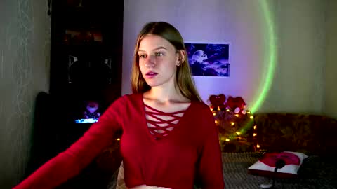 luna_evan online show from November 5, 2025, 9:20 am