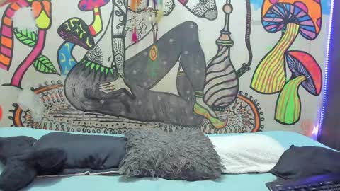 luna_gc online show from October 22, 2025, 9:58 pm