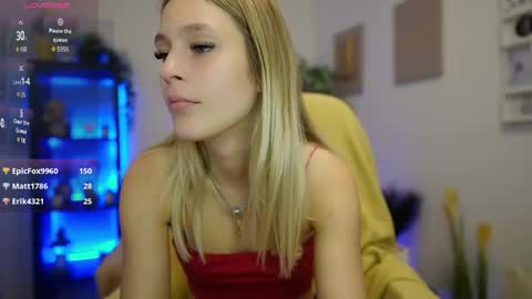 luna_grace18 online show from May 6, 2026, 1:27 pm
