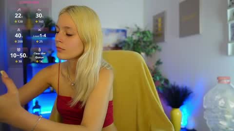 luna_grace18 online show from June 8, 2026, 3:45 pm