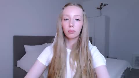 Luna online show from November 14, 2025, 9:46 pm