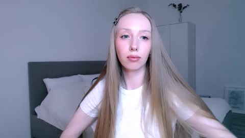 Snapshot of luna_insanity chatting on January 15, 2026, 9:51 pm Luna online show from January 15, 2026, 9:51 pm