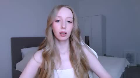 Snapshot of luna_insanity chatting on February 23, 2026, 9:23 pm Luna online show from February 23, 2026, 9:23 pm