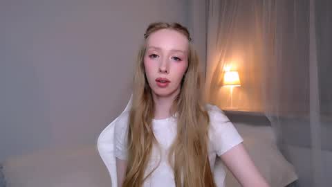 Luna online show from May 25, 2026, 10:49 pm
