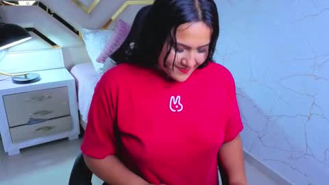 Luna  Jonez  online show from November 26, 2025, 11:22 am