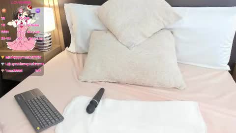 luna_kiss18 online show from June 26, 2026, 5:28 pm