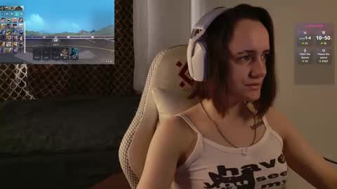 luna_loveeee online show from October 8, 2025, 5:05 am