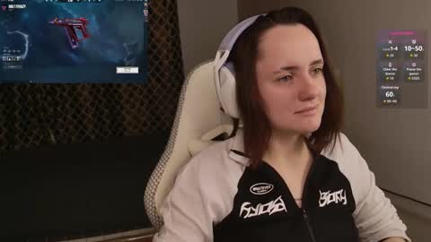 luna_loveeee online show from November 7, 2025, 4:23 am