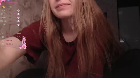 Snapshot of luna_loveisgood chatting on April 18, 2026, 4:49 am Luna online show from April 18, 2026, 4:49 am