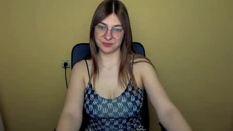 Luna online show from April 21, 2026, 7:47 am