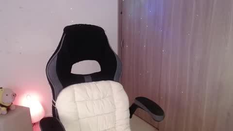 Snapshot of luna_mails chatting on December 20, 2025, 6:53 am Luna online show from December 20, 2025, 6:53 am