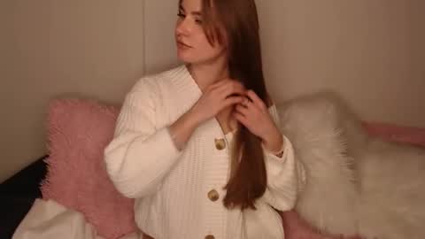 Snapshot of luna_moon77 chatting on February 5, 2026, 3:27 pm Luna online show from February 5, 2026, 3:27 pm