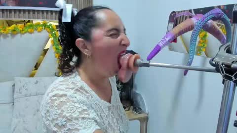 luna_naughty1 online show from May 23, 2026, 10:14 pm
