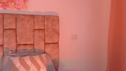 Snapshot of luna_ocampo chatting on September 9, 2025, 8:19 pm online show from September 9, 2025, 8:19 pm