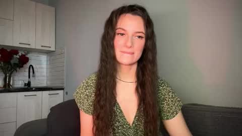 Snapshot of luna_raee chatting on October 1, 2025, 7:25 am luna_raee online show from October 1, 2025, 7:25 am
