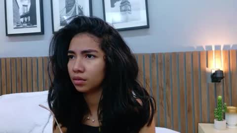 LUNA  online show from January 6, 2026, 1:37 pm