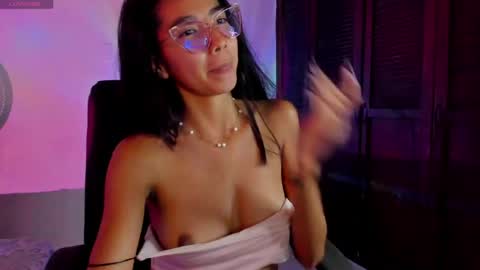 Luna Roja26 online show from June 25, 2026, 5:12 am