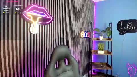 Snapshot of luna_roose1 chatting on June 11, 2026, 12:36 pm Luna Rosse online show from June 11, 2026, 12:36 pm