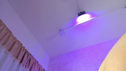 Snapshot of luna_shea chatting on April 1, 2026, 1:41 pm Luna online show from April 1, 2026, 1:41 pm